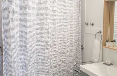 Bayou St. John Bed & Breakfast | 8-Suite Guesthouse Sleep 32! - Huge yard