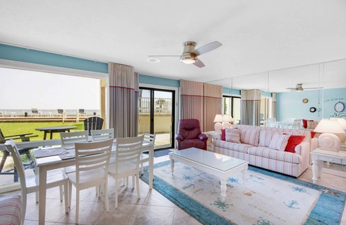 Fort Bay Condo | 88 m² Condo ∙ 1 bedroom ∙ 6 guests