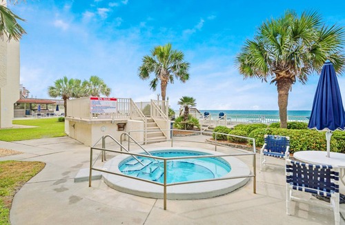 Fort Bay Condo | 88 m² Condo ∙ 1 bedroom ∙ 6 guests