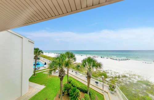 Fort Bay Condo | 88 m² Condo ∙ 1 bedroom ∙ 4 guests