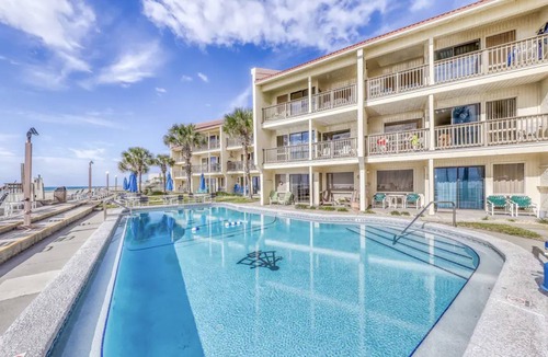 Fort Bay Condo | 88 m² Condo ∙ 1 bedroom ∙ 4 guests