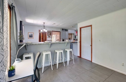 Newhebron Apartment | 9 Mi to Water Park: Silver Creek Gem w/Fireplace!