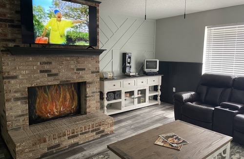 Pearl House | 90s themed, secret game room, basketball & pickleball court