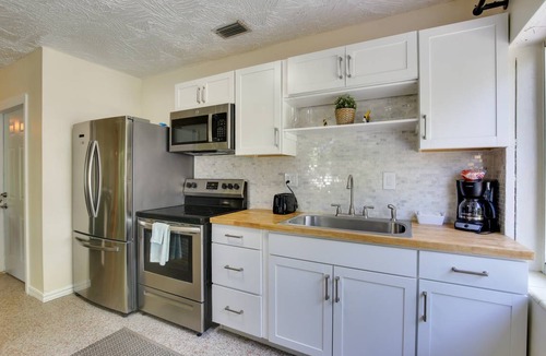 Deerfield Beach Cottage | 92 m² Cabin ∙ 1 bedroom ∙ 4 guests