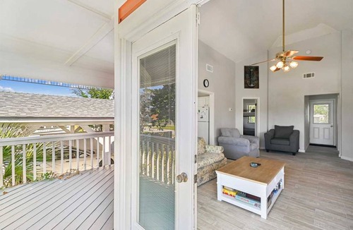 North Lagoon Oaks House | 93 m² House ∙ 2 bedrooms ∙ 6 guests