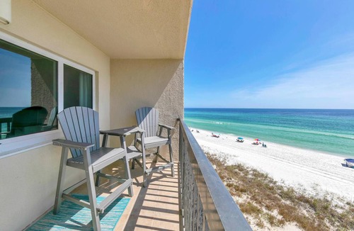 Sunnyside Condo | 95 m² Condo ∙ 2 bedrooms ∙ 6 guests