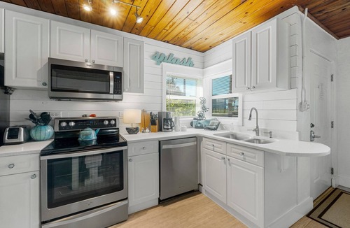 Laguna Beach Estates House | $97/Night Now thru November 22~ Laguna Beach! Directly Across Street-30' to Perfect Beach Access #83