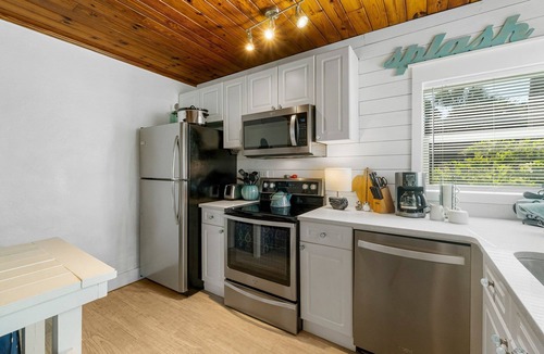 Laguna Beach Estates House | $97/Night Now thru November 22~ Laguna Beach! Directly Across Street-30' to Perfect Beach Access #83