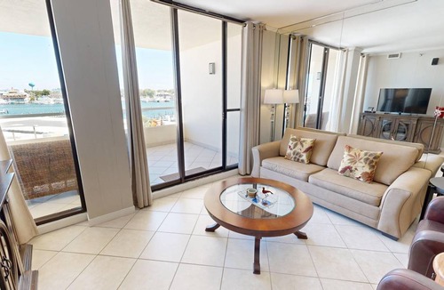 Holiday Isle Condo | 98 m² Condo ∙ 2 bedrooms ∙ 6 guests