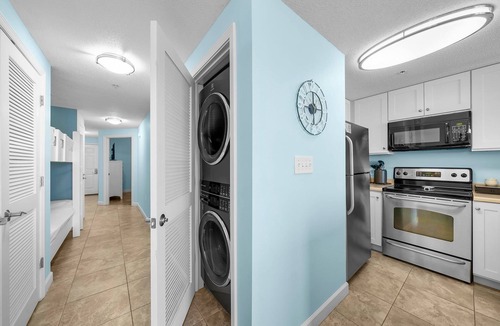 Lower Grand Lagoon Condo | 9TH FLOOR! FREE BEACH SERVICE! GREAT DECOR! OUTSTANDING VIEWS!