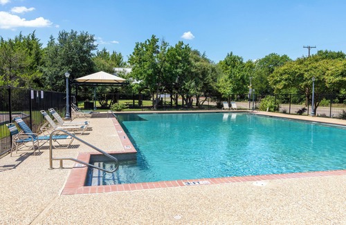 Garland House | A BEAUTIFUL LUXURY HOME AWAY HOME IN GARLAND TX.