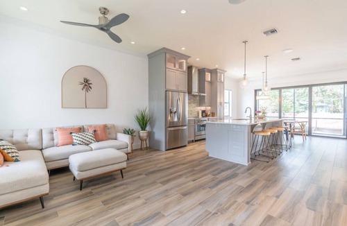 East Naples Villa | A beautiful modern luxury villa