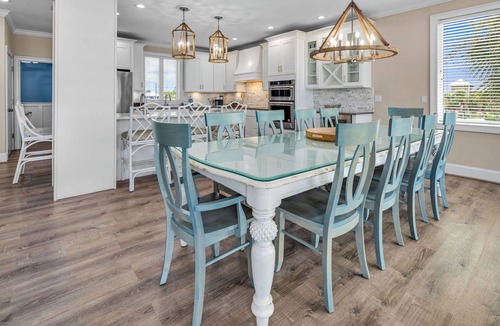 East End House | A Dream to Sea, beach-front, private pool, dog friendly