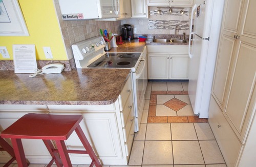 Panama City Beach Condo | A Family-Friendly Vibrant 8th Floor Retreat, 2 Queen Beds in Bedroom