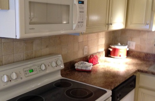 Panama City Beach Condo | A Family-Friendly Vibrant 8th Floor Retreat, 2 Queen Beds in Bedroom