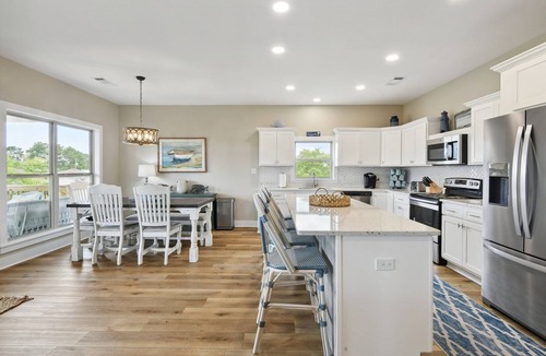 Shoreline Park House | A Little Piece of Heaven-Waterfront-Views-Firepit-Family Friendly