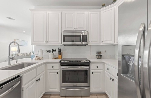 Seagrove Beach Cottage | “A Little Salt Therapy” in Cassine Village - Seagrove Beach - 3 BR/3 BA - 2 Pools!