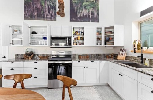 Hillister House | A Lucky Piece Retreat & Hunting Lodge
