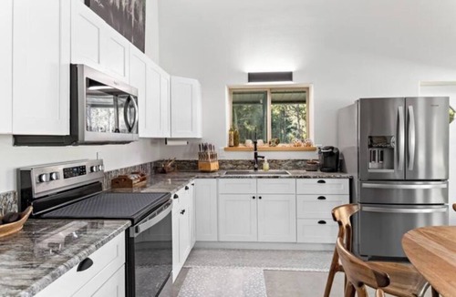 Hillister House | A Lucky Piece Retreat & Hunting Lodge