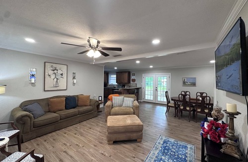 Texarkana House | A Quiet Place - King Bed-Covered Patio-2 Bath