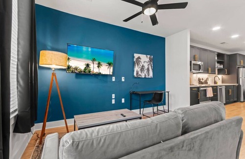 North Hyde Park Apartment | A+ Relaxing Studio | Walk to Raymond James Stadium