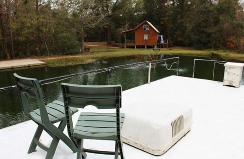 Bogalusa Boat Rental | A Shore Bet 36' Vintage Houseboat.