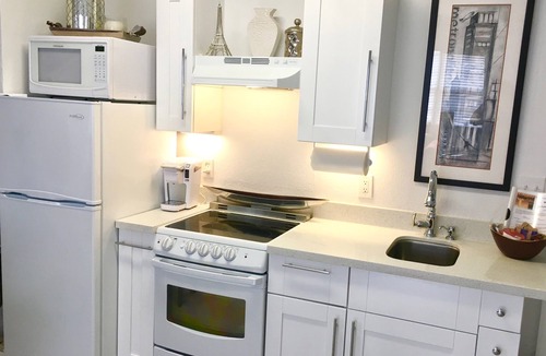 Bayside Historic District Apartment | A Suite Retreat - fully appointed, charming and private apartment