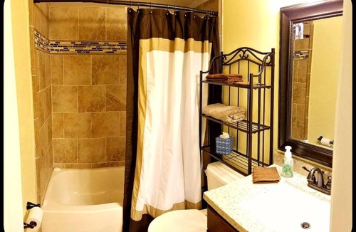 Union Park House | A1 Private Room With 55" Smart TV Near Everything