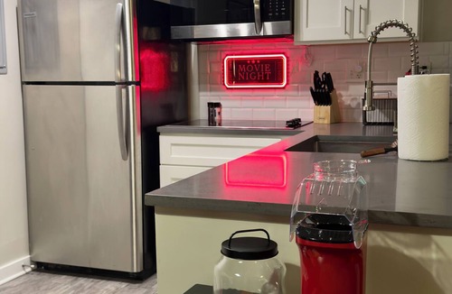 Central Business District Apartment | Above it All-downtown, gym, free parking, cruise, Mardi Gras, cozy, stylish