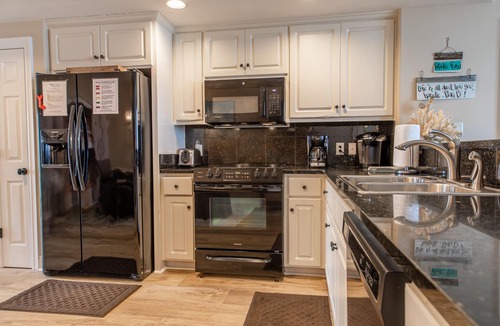 Lower Grand Lagoon Condo | Absolutely stunning 2 bedroom 2 bath at Treasure Island. KING BEDS BOTH ROOMS