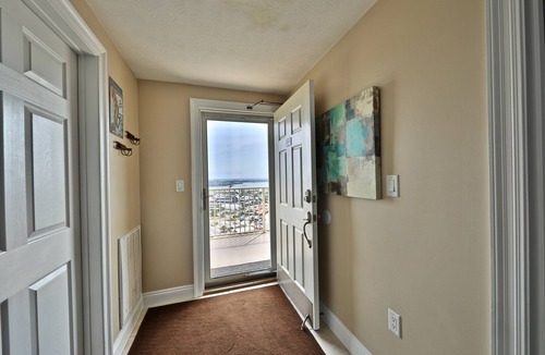 Lower Grand Lagoon Condo | Absolutely stunning 2 bedroom 2 bath at Treasure Island. KING BEDS BOTH ROOMS