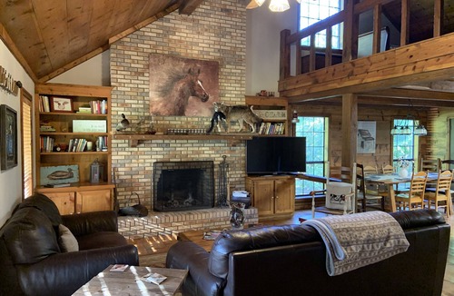 Eastabuchie Cabin | Acadian Farms Southern Farmhouse Cabin