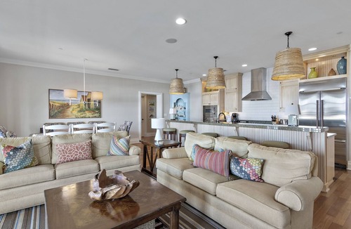 Seacrest Condo | Across From Beach + Rooftop Comm Pool - WaterHouse 402 by Royal Destinations