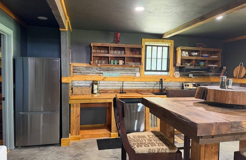 Andalusia Cabin | Adorable 2-bedroom cabin in the CONECUH National Forest for your getaway