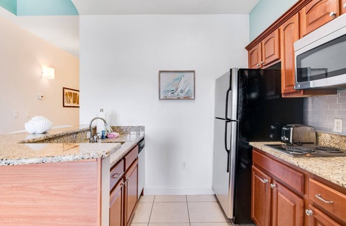 Sunnyside Apartment | Adorable dog-friendly studio with pool, hot tub & beach access