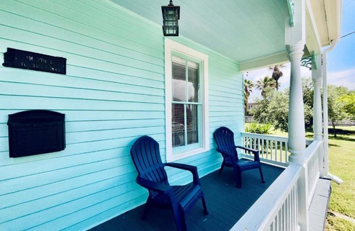 Galveston House | Adorable In Aqua Cottage