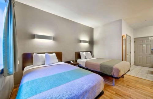 Beaumont Hotel | Affordable 3 - Rooms w/Equipped Kitchen in Heart of Beaumont’s Attractions