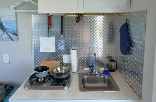 Key West Boat Rental | Affordable, Adventurous Houseboat on-the-water in Key West Florida