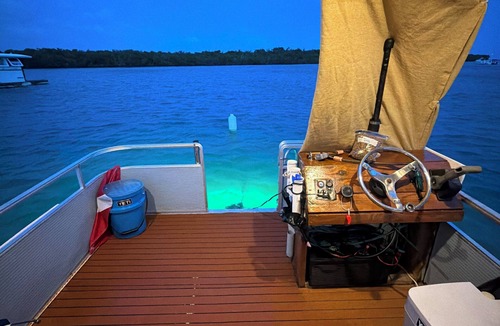 Key West Boat Rental | Affordable, Adventurous Houseboat on-the-water in Key West Florida