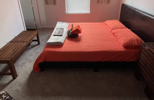 Alden Bridge House | Affordable Private Room & Bath