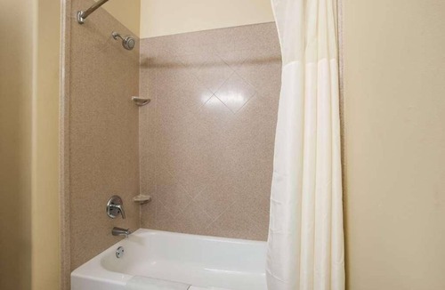 Saint Landry Hotel | Affordable Stay at Knights Inn Bunkie! Pool, Free Parking, Free Breakfast