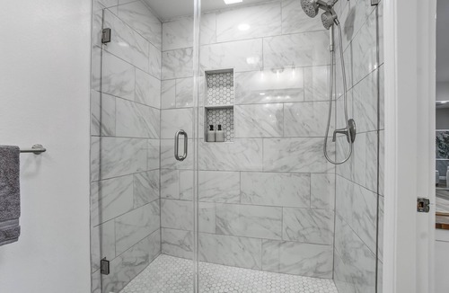 Highlands - Perkins Apartment | Airy Studio off Highland Rd. near LSU and Hospitals