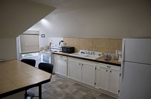 Eunice Apartment | Alita's Cap - PURE Downtown Eunice!
