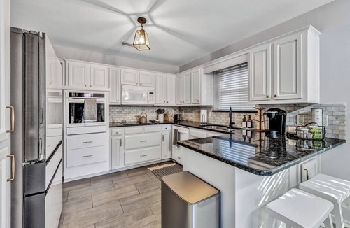 Allen House | Allen Family Oasis - Kid-Friendly Home with Backyard Retreat Near Allen Events