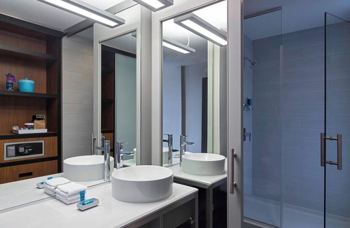 Central Business District Hotel | Aloft by Marriott New Orleans Downtown