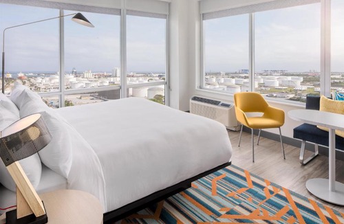 Poinciana Park Hotel | Aloft by Marriott Fort Lauderdale Airport