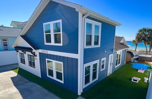 Bahama Beach House | 🌴ALOHA BEACH HOUSE RETREAT🌴Hot tub,SAUNA, Cold plunge,GAME ROOM,Putting green.