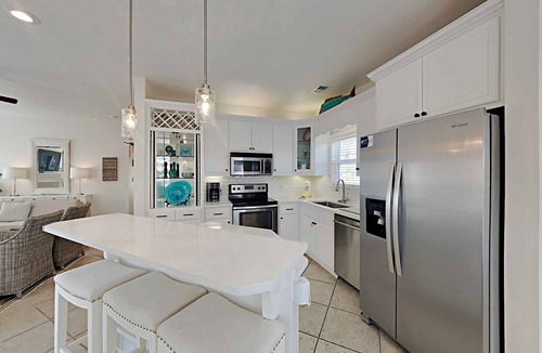 Lakeside at Blue Mountain Beach House | Aloha Sandy Bay | Incredible Beach Home!