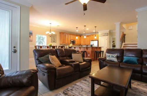 Villages of Crystal Beach House | Amazing 4 Bedroom Vacation Home in The Villages of Crystal Lakes