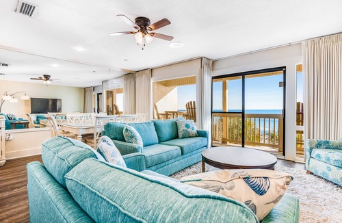 Fort Bay Condo | Amazing beachfront home with pool, hot tub & beach access
